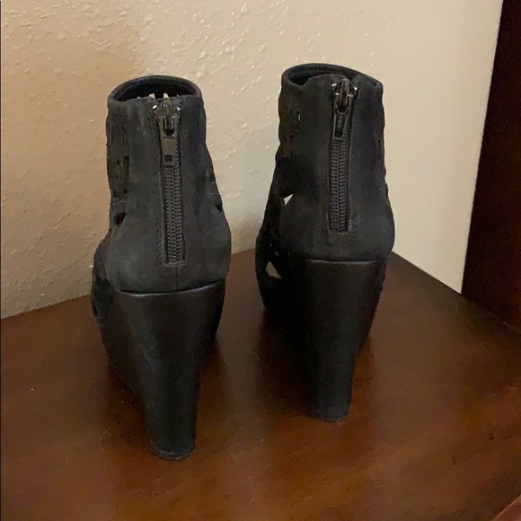 Gianna Bini Ankle Bootie - Picture 4 of 4